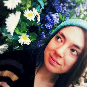 Meet your Posher, Crystal